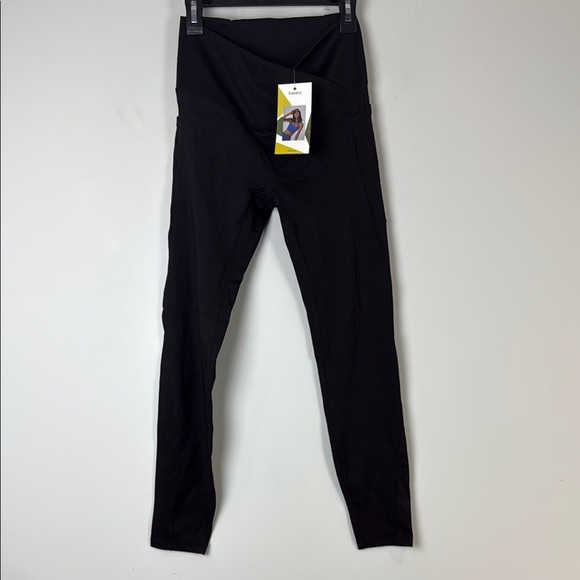 Halara Black Women's High-Waisted Crossover Leggings Size Small NWT - Picture 2 of 8